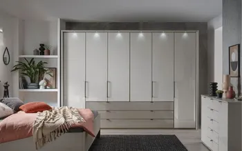 Kleiderschrank